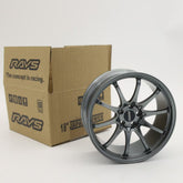 RAYS ZE40 Style mini wheel, close-up of spoke and centre-hub detail – RimLabs 10cm die-cast display piece